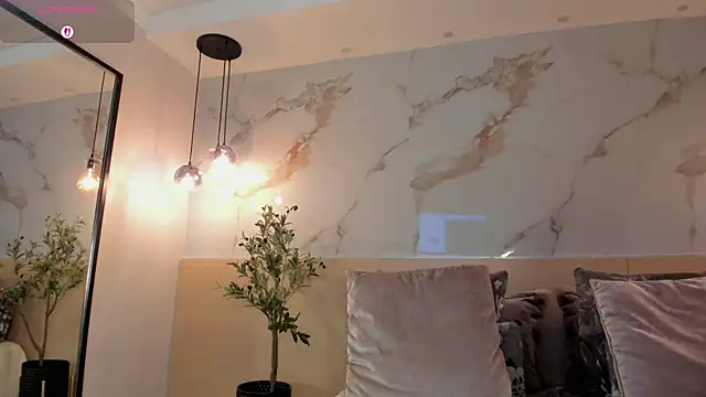 LeaThompson online show from 11.25.25