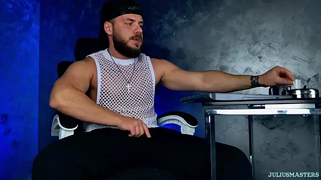 Snapshot of juliusmasters chatting on 02.01.26 juliusmasters online show from 02.01.26