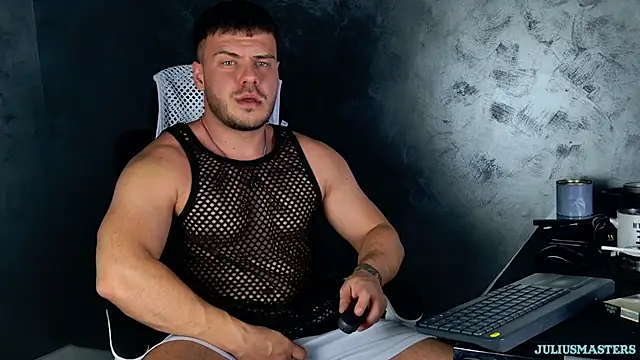 Snapshot of juliusmasters chatting on 02.11.26 juliusmasters online show from 02.11.26