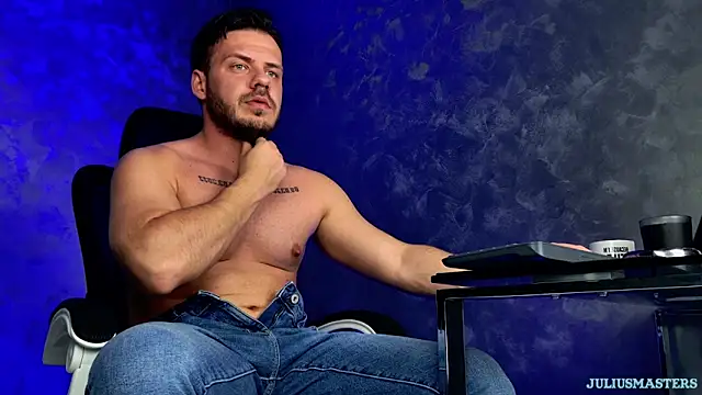 Snapshot of juliusmasters chatting on 02.25.26 juliusmasters online show from 02.25.26