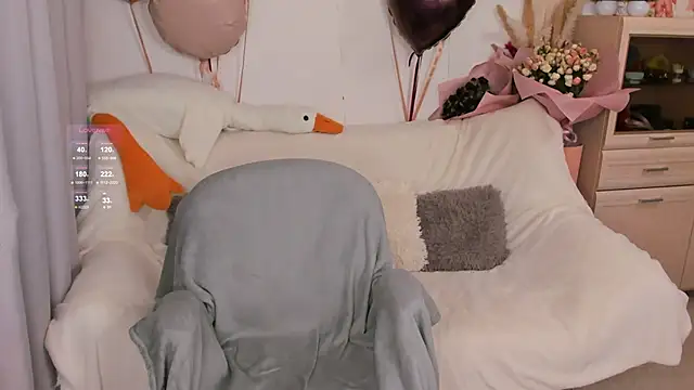 LisaMooore online show from 11.10.25