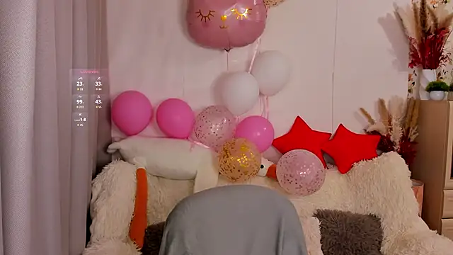 LisaMooore online show from 04.19.26