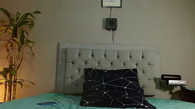 Snapshot of Mr_WhiteCock chatting on 12.21.24 Mr WhiteCock online show from 12.21.24