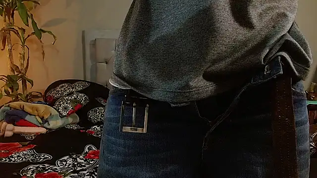 Snapshot of Mr_WhiteCock chatting on 12.31.24 Mr WhiteCock online show from 12.31.24