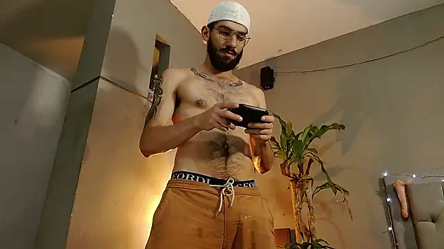 Snapshot of Mr_WhiteCock chatting on 01.19.25 Mr WhiteCock online show from 01.19.25