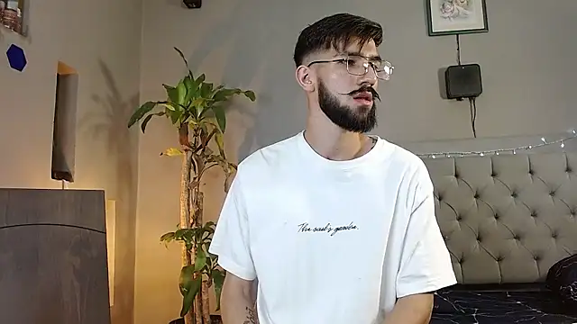 Snapshot of Mr_WhiteCock chatting on 01.23.25 Mr WhiteCock online show from 01.23.25