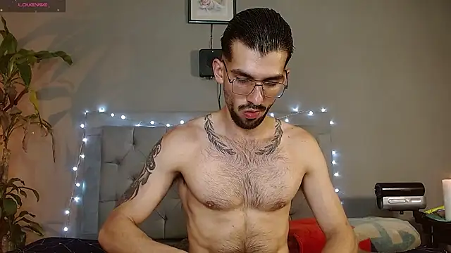 Snapshot of Mr_WhiteCock chatting on 02.05.25 Mr WhiteCock online show from 02.05.25