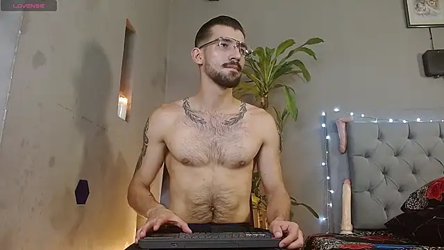 Snapshot of Mr_WhiteCock chatting on 03.02.25 Mr WhiteCock online show from 03.02.25