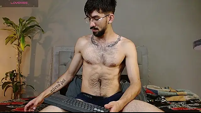 Snapshot of Mr_WhiteCock chatting on 03.12.25 Mr WhiteCock online show from 03.12.25