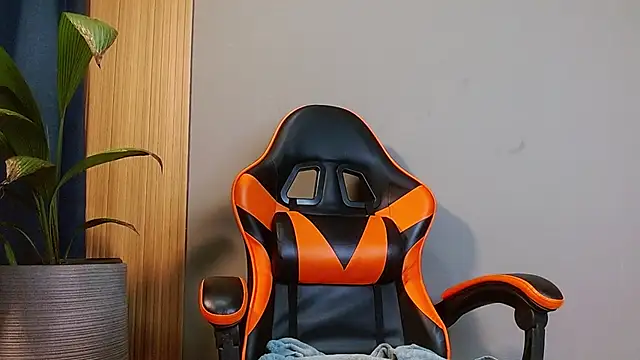 Snapshot of Mr_WhiteCock chatting on 09.18.25 Mr WhiteCock online show from 09.18.25