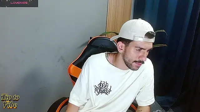 Snapshot of Mr_WhiteCock chatting on 12.02.25 Mr WhiteCock online show from 12.02.25