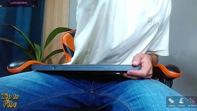 Snapshot of Mr_WhiteCock chatting on 12.03.25 Mr WhiteCock online show from 12.03.25