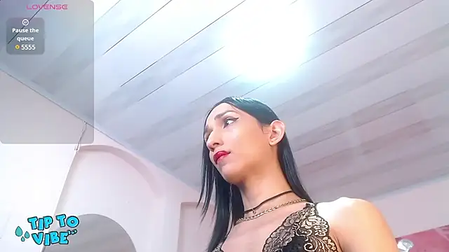 tamarafoxy  online show from 01.20.25