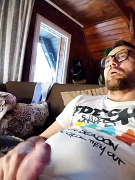 Snapshot of tomee83 chatting on 12.16.25 tomee83 online show from 12.16.25