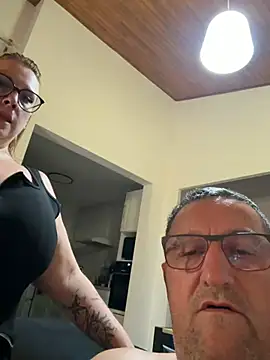 Snapshot of darkmoonsubmissive chatting on 06.17.26 darkmoonsubmissive online show from 06.17.26