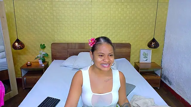 Squirter pussybomb online show from 02.07.25