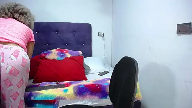 Squirter pussybomb online show from 03.06.25