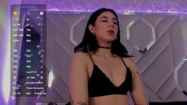 Snapshot of Sara_Foxx1 chatting on 01.31.25 Sara Foxx1 online show from 01.31.25