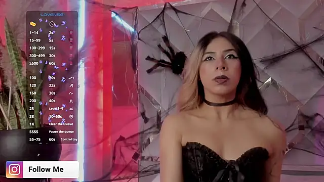 Sara Foxx1 online show from 10.28.25