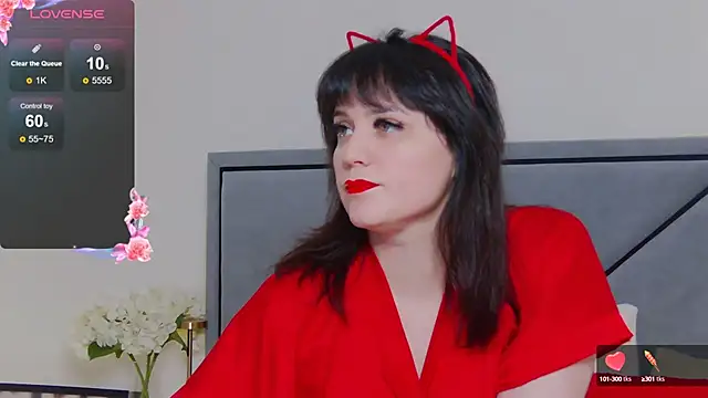 Snapshot of BellaHillss chatting on 01.19.25 BellaHillss online show from 01.19.25