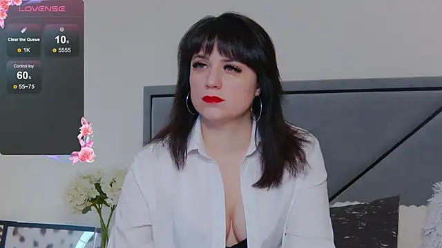 Snapshot of BellaHillss chatting on 03.04.25 BellaHillss online show from 03.04.25