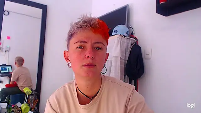 Snapshot of tomboyblue chatting on 12.11.24 tomboyblue online show from 12.11.24
