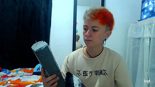 Snapshot of tomboyblue chatting on 12.12.24 tomboyblue online show from 12.12.24