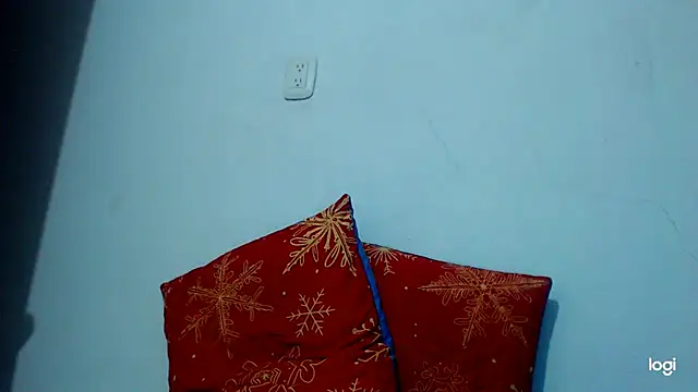 Snapshot of tomboyblue chatting on 12.12.24 tomboyblue online show from 12.12.24