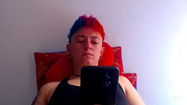 Snapshot of tomboyblue chatting on 12.13.24 tomboyblue online show from 12.13.24