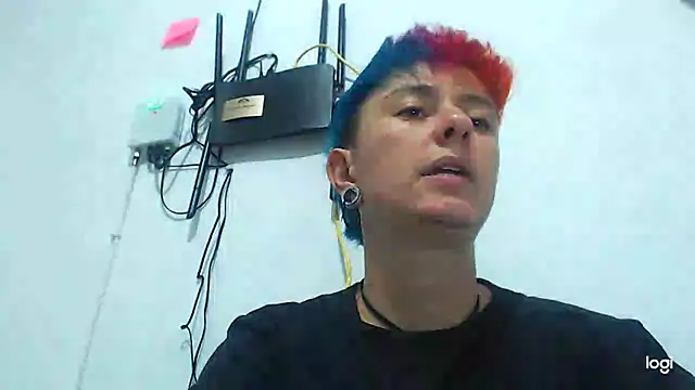Snapshot of tomboyblue chatting on 12.20.24 tomboyblue online show from 12.20.24