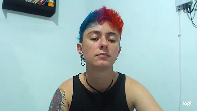 Snapshot of tomboyblue chatting on 12.21.24 tomboyblue online show from 12.21.24