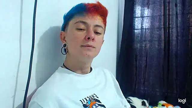 Snapshot of tomboyblue chatting on 12.28.24 tomboyblue online show from 12.28.24