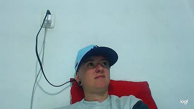 Snapshot of tomboyblue chatting on 01.02.25 tomboyblue online show from 01.02.25