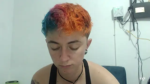 Snapshot of tomboyblue chatting on 01.07.25 tomboyblue online show from 01.07.25