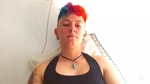 Snapshot of tomboyblue chatting on 01.20.25 tomboyblue online show from 01.20.25