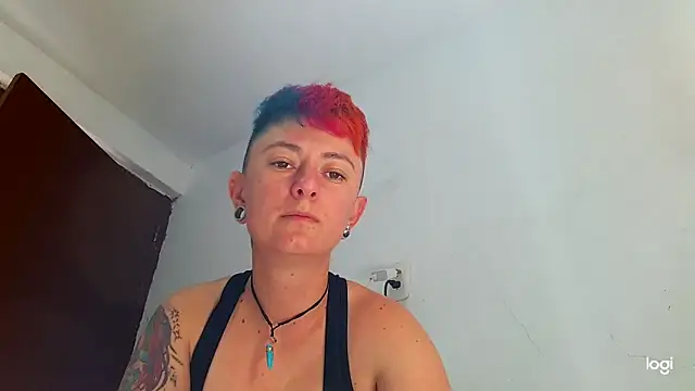 Snapshot of tomboyblue chatting on 01.21.25 tomboyblue online show from 01.21.25