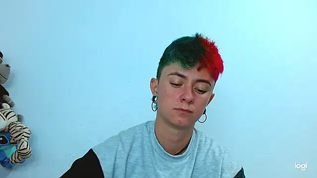 Snapshot of tomboyblue chatting on 02.22.25 tomboyblue online show from 02.22.25