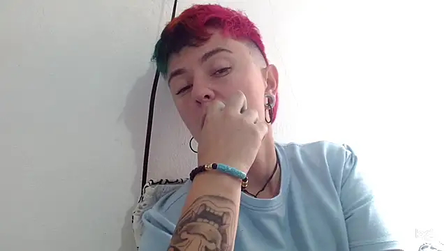 Snapshot of tomboyblue chatting on 02.23.25 tomboyblue online show from 02.23.25