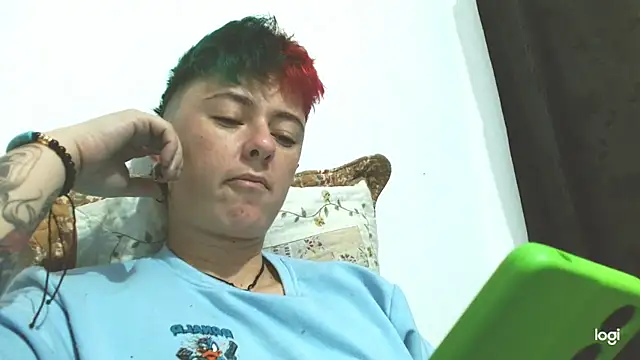 Snapshot of tomboyblue chatting on 02.24.25 tomboyblue online show from 02.24.25