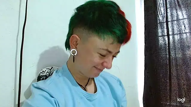 Snapshot of tomboyblue chatting on 02.24.25 tomboyblue online show from 02.24.25