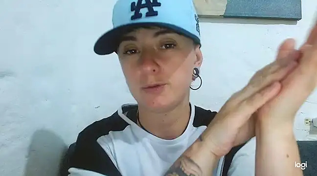 Snapshot of tomboyblue chatting on 03.05.25 tomboyblue online show from 03.05.25