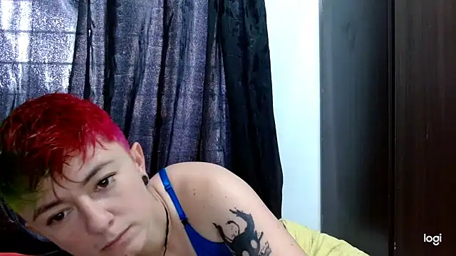 Snapshot of tomboyblue chatting on 03.11.25 tomboyblue online show from 03.11.25