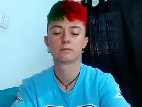 Snapshot of tomboyblue chatting on 03.18.25 tomboyblue online show from 03.18.25