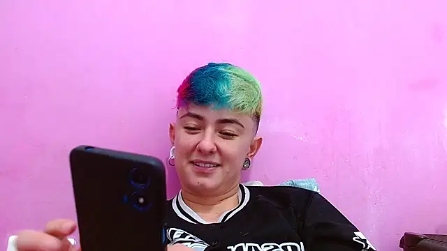 Snapshot of tomboyblue chatting on 09.19.25 tomboyblue online show from 09.19.25