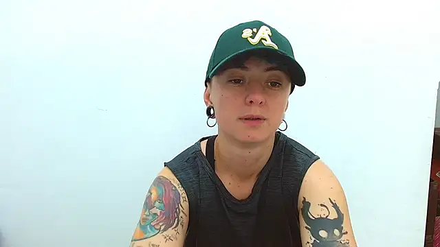 Snapshot of tomboyblue chatting on 11.14.25 tomboyblue online show from 11.14.25