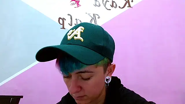 Snapshot of tomboyblue chatting on 11.14.25 tomboyblue online show from 11.14.25