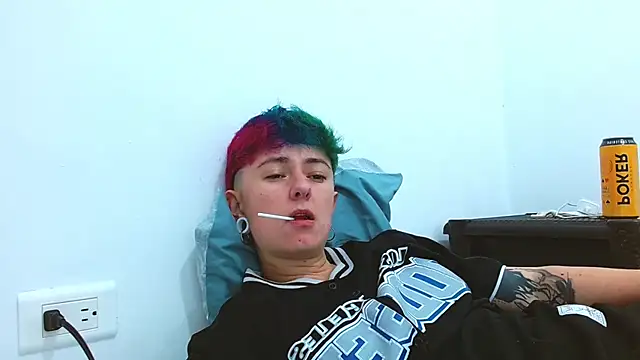 Snapshot of tomboyblue chatting on 11.16.25 tomboyblue online show from 11.16.25