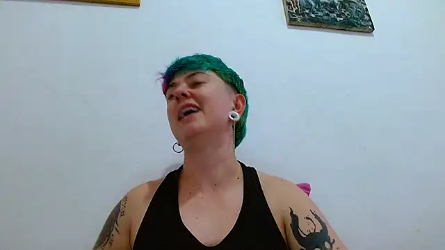 Snapshot of tomboyblue chatting on 11.27.25 tomboyblue online show from 11.27.25