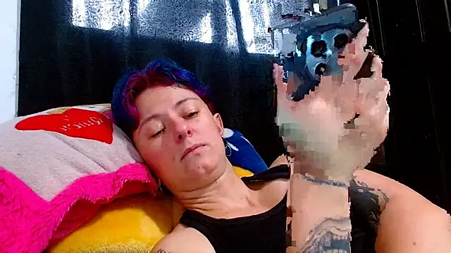 tomboyblue online show from 04.06.26