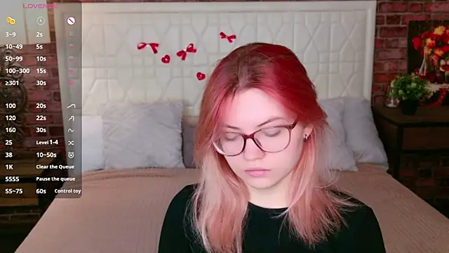 Lisa Adam online show from 04.09.26